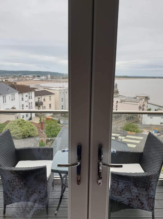 Modern Apartment With Stunning Sea View Weston-super-Mare Exteriör bild