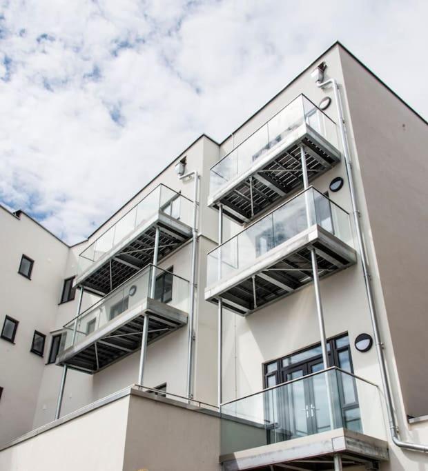 Modern Apartment With Stunning Sea View Weston-super-Mare Exteriör bild