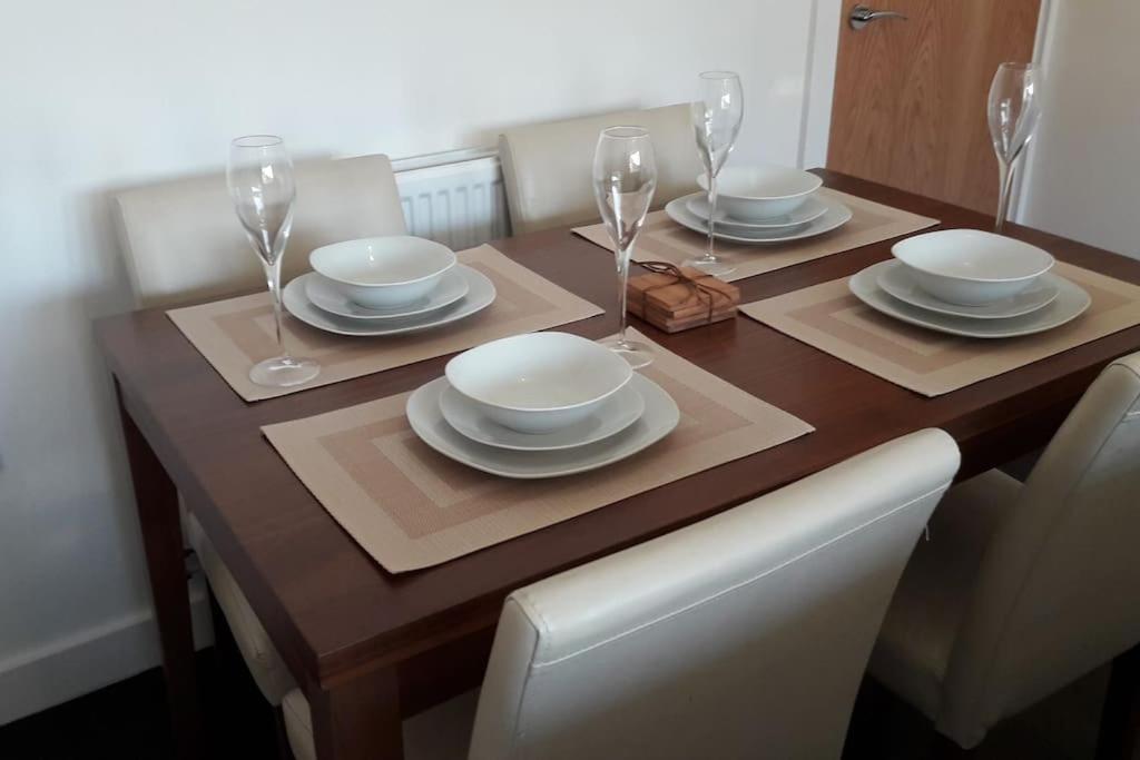 Modern Apartment With Stunning Sea View Weston-super-Mare Exteriör bild