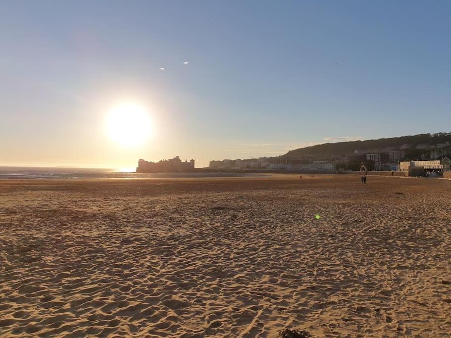 Modern Apartment With Stunning Sea View Weston-super-Mare Exteriör bild
