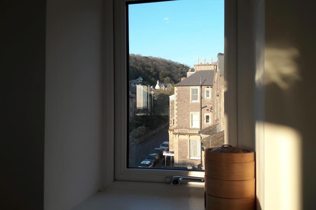 Modern Apartment With Stunning Sea View Weston-super-Mare Exteriör bild