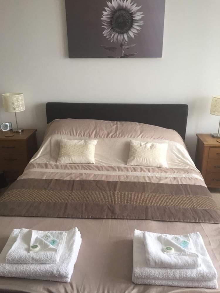 Modern Apartment With Stunning Sea View Weston-super-Mare Exteriör bild